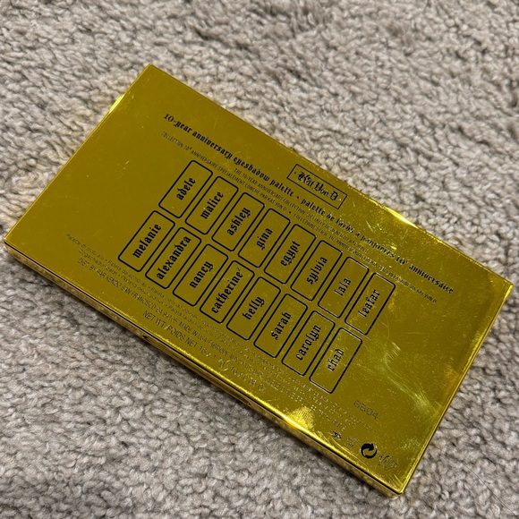Kat Von D 10 Year Anniversary Palette - Picture 3 of 3
